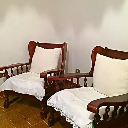 La Finestra Sugli Ulivi 2 Apartment *